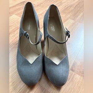 Naturalizer Women's Charcoal Mary Jane Heels